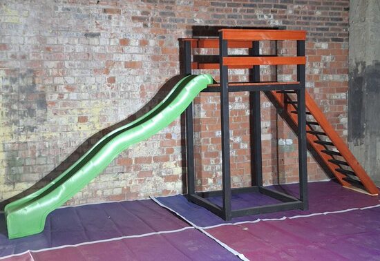 Bērnu rotaļu tornis ar slidkalniņu 